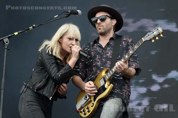 METRIC - 2019-07-20 - PARIS - Hippodrome de Longchamp - Main Stage 2 - Emily Haines - James Shaw